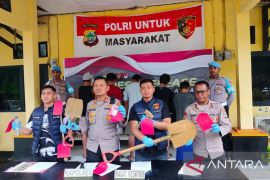 Polres Kaimana tetapkan lima tersangka kasus tambang ilegal