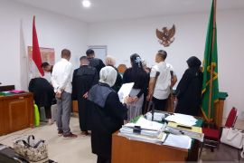 JPU perlihatkan barang bukti OTT Disnakertrans Sumsel di persidangan