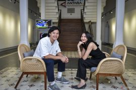 Alasan Dion Wiyoko dan Sheila Dara ambil peran di film "Sore"