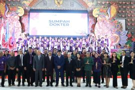 Undiksha Singaraja lantik 43 dokter baru