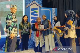 OJK: Literasi jadi perlindungan utama bagi masyarakat pada sektor keuangan