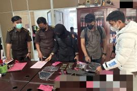 Satgas Damai Cartenz serahkan tersangka KKB Aske Mabel ke Kejari Wamena