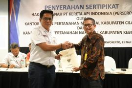 KAI Purwokerto  terima 58 sertifikat tanah dari BPN Cilacap dan Kebumen