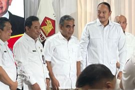 Kemendagri serahkan dana bantuan parpol Rp20 miliar ke Gerindra