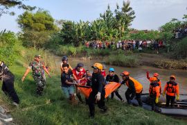 SAR gabungan evakuasi korban tenggelam di Ponorogo