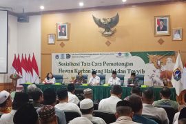 Jaktim sosialisasi pemotongan hewan kurban kepada 200 lebih warga