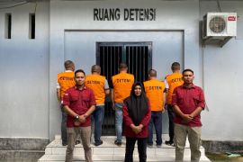 Imigrasi Gorontalo deportasi lima WNA China