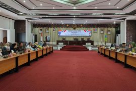 Pansus DPRD HSS dan eksekutif rapat bahas raperda ketenagakerjaan