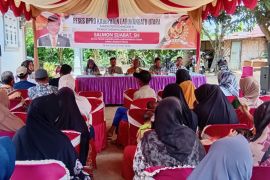 Reses di Kampungayu  Salmon Sijabat terima aspirasi masyarakat