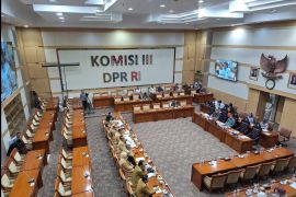 Kemarin, Komisi III undang mahasiswa hingga 11 ton BBM ilegal