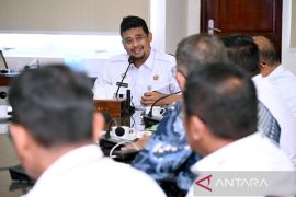 Bobby intervensi penanganan hama lalat buah secara masif jeruk di Karo