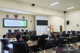 DPRD HST terima audiensi pedagang buah Pasar Keramat Barabai