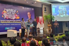 Bank Indonesia NTT gelar diskusi buku bersama Henry Manampiring