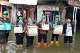 PDBN Peduli Kemanusiaan bergerak, Fathan Subchi kirim relawan berikan sembako