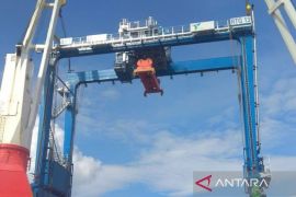 Pelindo investigasi roboh derek peti kemas TPK Bitung