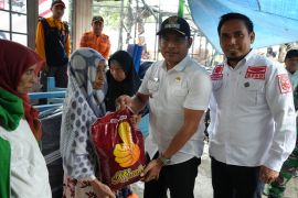 Pemkab Kotabaru serahkan bantuan untuk korban kebakaran