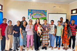 Ketua TP PKK Kupang memperkuat edukasi keluarga untuk cegah stunting