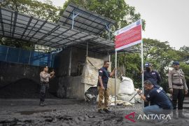 KLH segel tiga pabrik di Tangerang