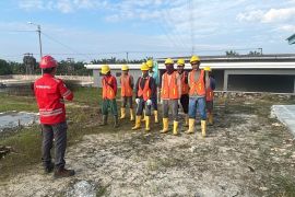 PLN UIP KLB laksanakan safety briefing dan gelar APD serentak di seluruh proyek