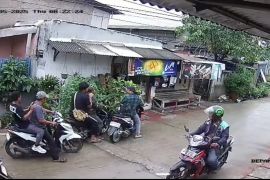 Polisi tangkap debt collector yang tarik paksa motor di Kalideres