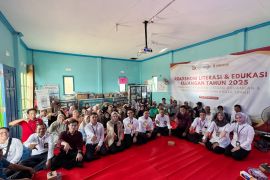 Bank Kalsel edukasi kelompok nelayan soal literasi keuangan