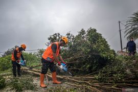 BMKG prakirakan hujan ringan guyur kota-kota besar di RI pada Jumat