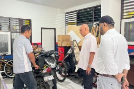 Sheffield Education Group Australia lirik bengkel kendaraan listrik SMKN 3 Mataram