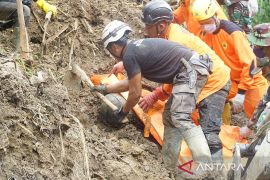 Semua korban longsor Trenggalek ditemukan
