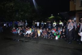 Polisi amankan 34 juru parkir liar di Cengkareng yang resahkan warga