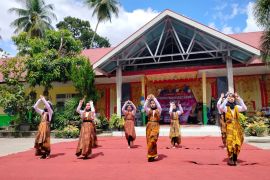 SDN 21 Surabayo Agam tampilkan bakat-minat saat acara penyerahan siswa