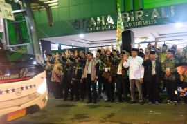 Wagub mengingatkan jamaah calon haji NTT saling bantu dan motivasi