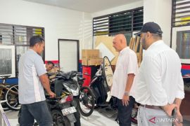 Lembaga pendidikan dari Australia mengunjungi bengkel SMKN 3 Mataram