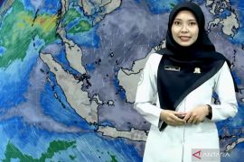 BMKG prakirakan Minggu sebagian besar daerah dilanda hujan