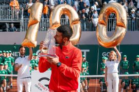 Djokovic meraih gelar ke-100 dengan kemenangan di Jenewa