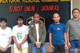 Polisi ringkus lima anggota ormas peras pedagang di kawasan SGC Bekasi