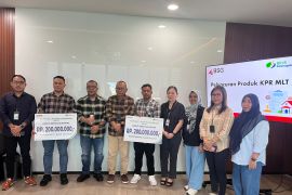 BPJS Ketenagakerjaan-BSG menyalurkan manfaat KPR dukung 3 juta rumah