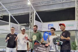 Ganda putra Eskar Revilla/Aleix Puchol juara turnamen padel Sirkuit Indonesia Open