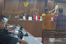 Zarof: Eks Ketua PN Surabaya minta nomor HP pengacara Ronald Tannur