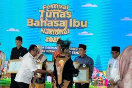 Wali Kota Pontianak raih penghargaan nasional atas komitmen lestarikan bahasa daerah