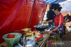 Dapur umum penyintas bencana di Lebak