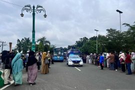 Ribuan masyarakat Kabupaten Batanghari lepas keluarga ke Tanah Suci