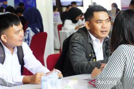 Ratusan warga ramaikan Job Fair yang diselenggarakan Pemkot Bengkulu