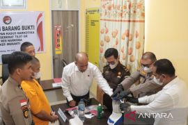 Polres Meranti musnahkan sabu 78,87 gram di depan tersangka