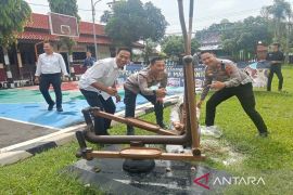 Kapolres Batang "hukum" Kanit IV dengan tangan diborgol