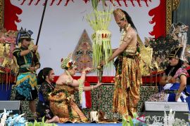 Tradisi Manten Tebu PG RMI Blitar bentuk syukur atas limpahan hasil panen tebu