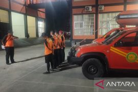 Tim SAR cari pria yang melompat dari Jembatan Teluk Kendari