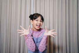 Malika Abiya, penyanyi cilik rilis single terbaru berjudul 'Senyum Ibu'