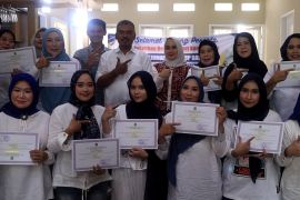 Dewan dukung program pelatihan make-up dasar digelar berkesinambungan