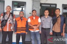 KPK limpahkan berkas tersangka pemberi suap anggota DPRD OKU ke PN Palembang