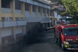 Gedung Santo Albertus Bandarlampung terbakar diduga akibat korsleting listrik